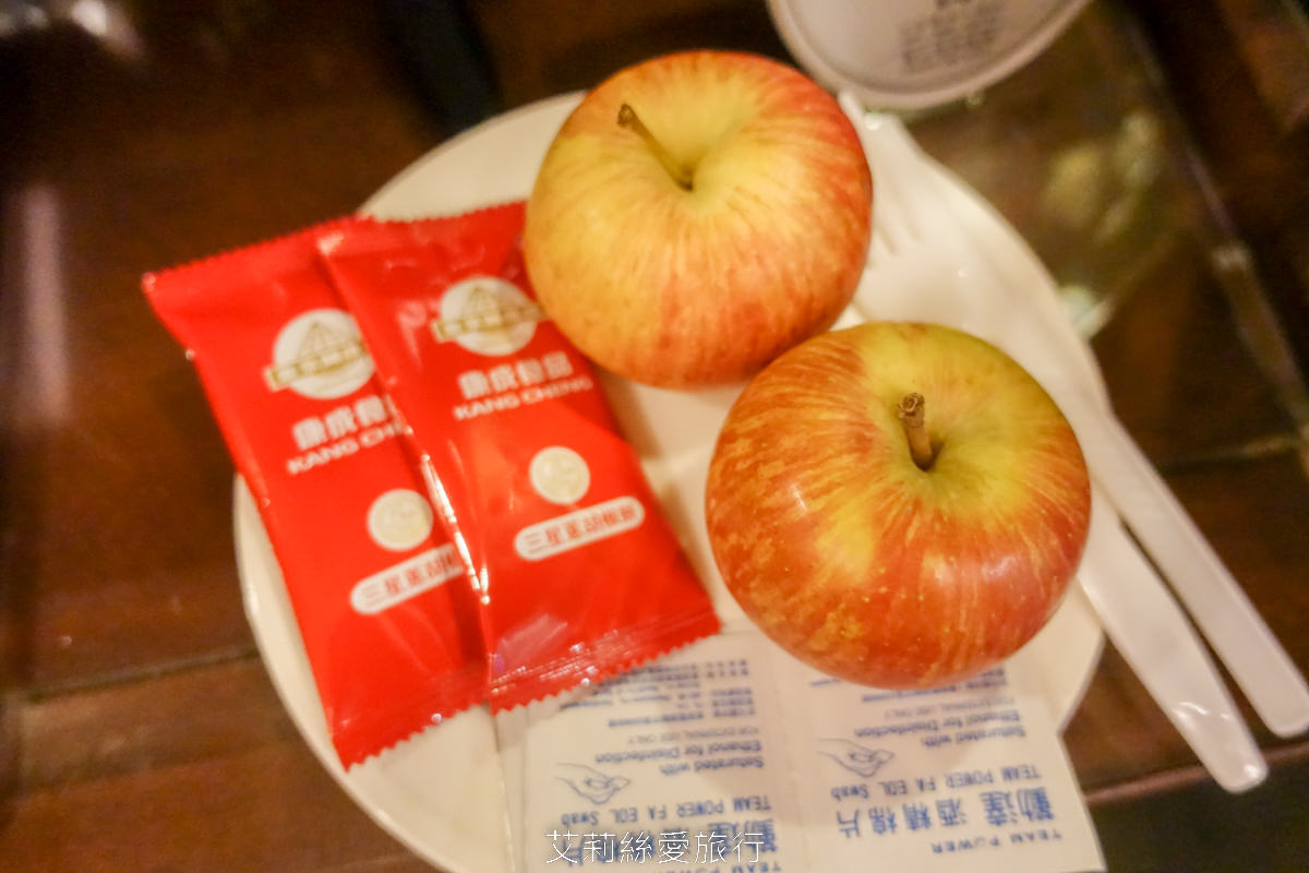 礁溪親子景點 礁溪泡湯溫泉spa 住宿玩5層樓高旋轉滑水道水樂園 中冠礁溪大飯店 房客不限時不限次免費玩 免費停車