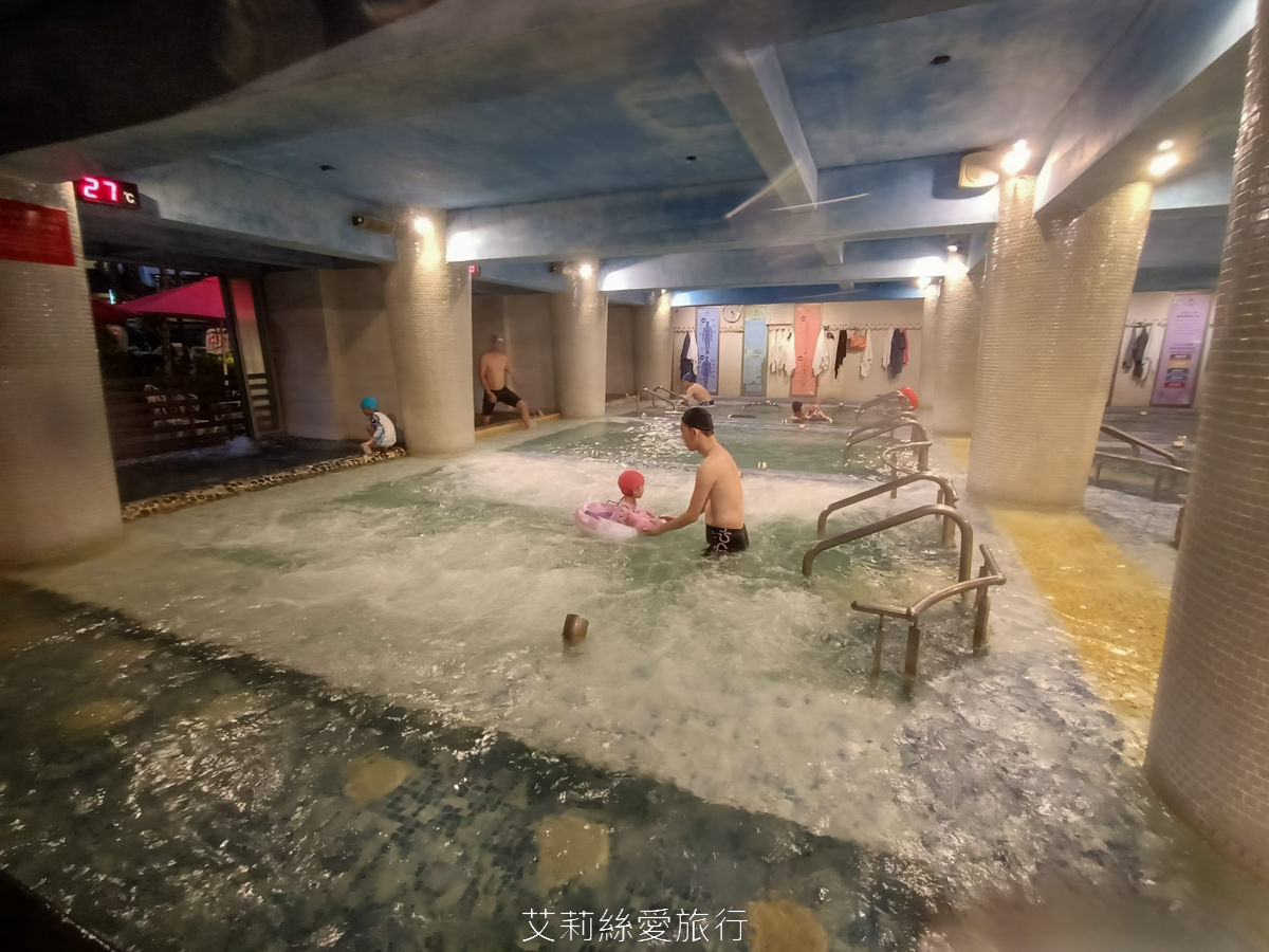 礁溪親子景點 礁溪泡湯溫泉spa 住宿玩5層樓高旋轉滑水道水樂園 中冠礁溪大飯店 房客不限時不限次免費玩 免費停車