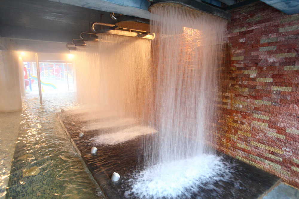 礁溪親子景點 礁溪泡湯溫泉spa 住宿玩5層樓高旋轉滑水道水樂園 中冠礁溪大飯店 房客不限時不限次免費玩 免費停車