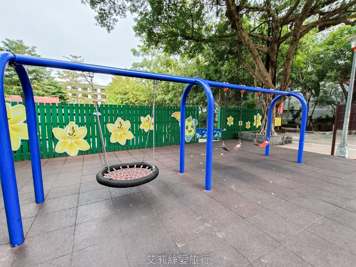 新北蘆洲景點 仁愛公園 夢幻山櫻花盛開了~同時賞櫻花、杜鵑花 還有10餘種果樹如柚子、龍眼、柳丁、百香果 遊戲區放風小孩 - 第22張圖 新北蘆洲景點 仁愛公園 夢幻山櫻花盛開了~同時賞櫻花、杜鵑花 還有10餘種果樹如柚子、龍眼、柳丁、百香果 遊戲區放風小孩