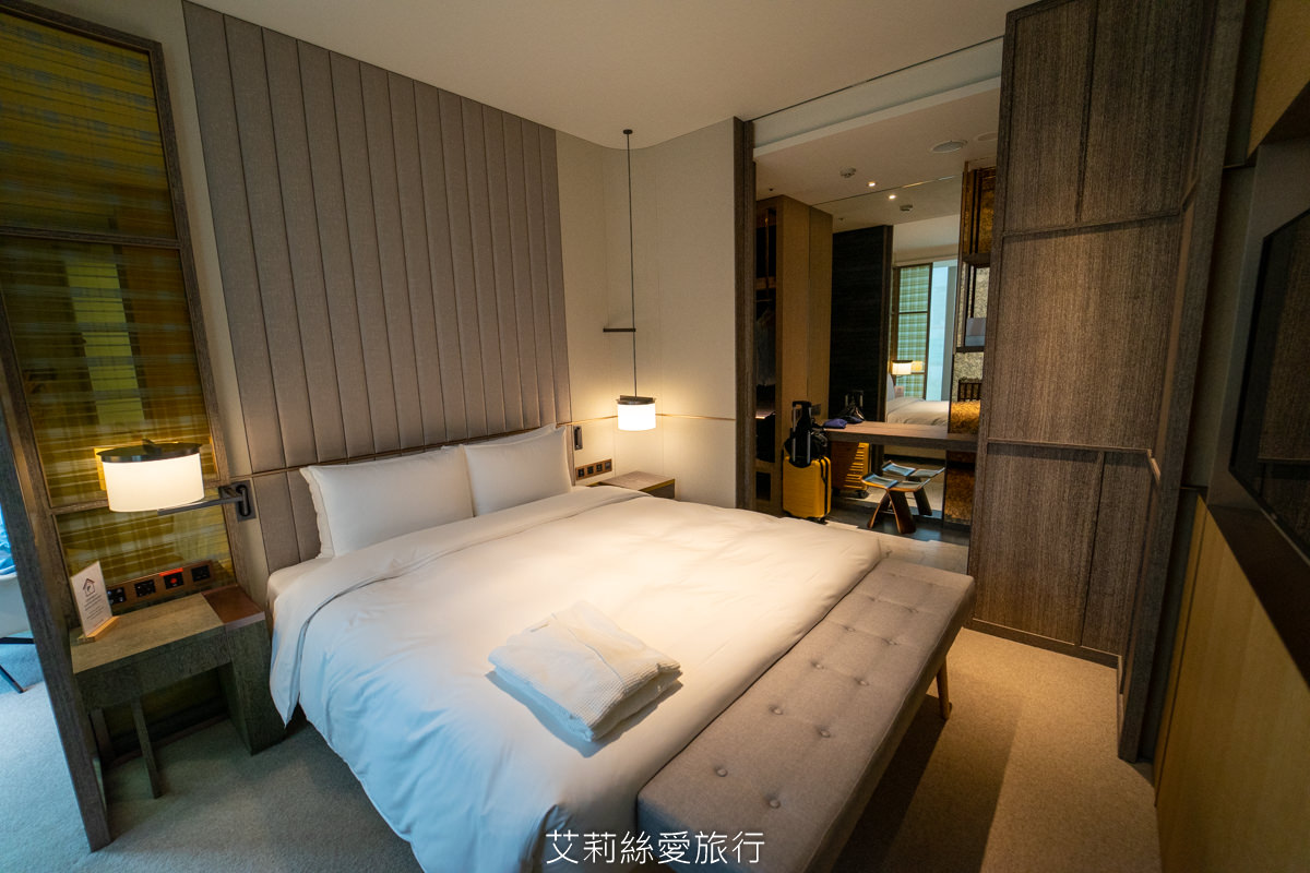 新北住宿 新板傑仕堡有氧酒店 大片落地窗 浴缸泡澡好放鬆 日式景觀湯屋房客免費使用 步行到新北耶誕城