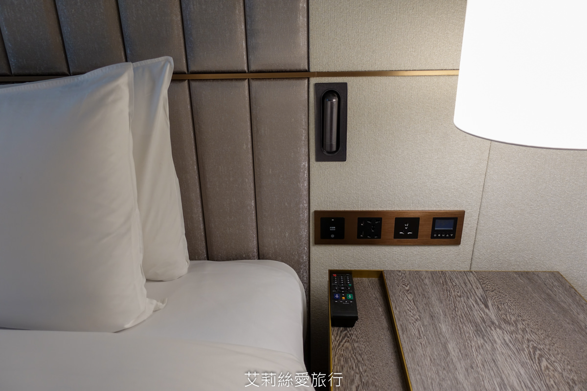 新北住宿 新板傑仕堡有氧酒店 大片落地窗 浴缸泡澡好放鬆 日式景觀湯屋房客免費使用 步行到新北耶誕城