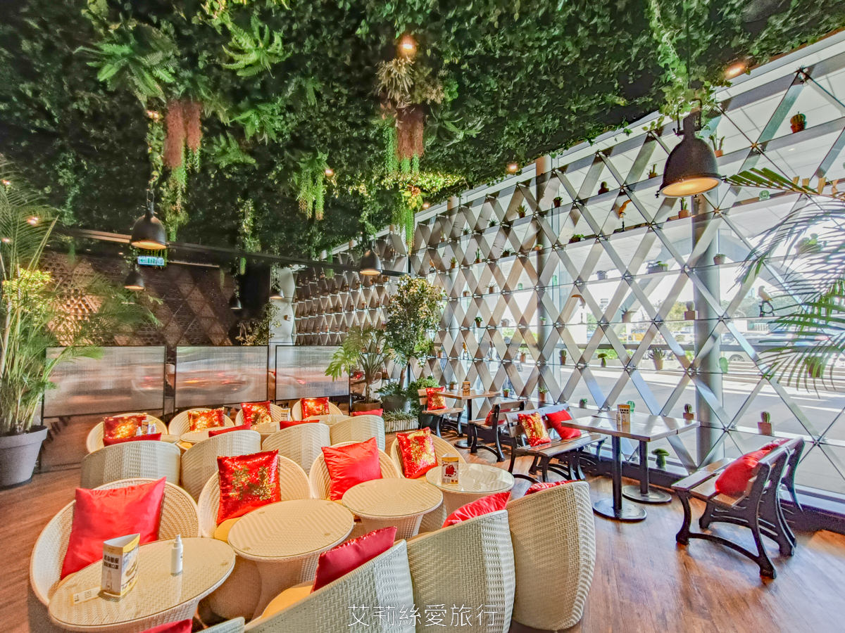 新莊晶冠廣場美食 最美的森林系咖啡館 D’or caf’e 兜咖啡 環狀線美食 機捷新北產業園區站