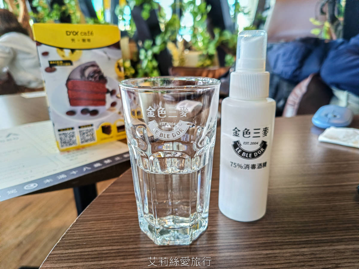 新莊晶冠廣場美食 最美的森林系咖啡館 D’or caf’e 兜咖啡 環狀線美食 機捷新北產業園區站