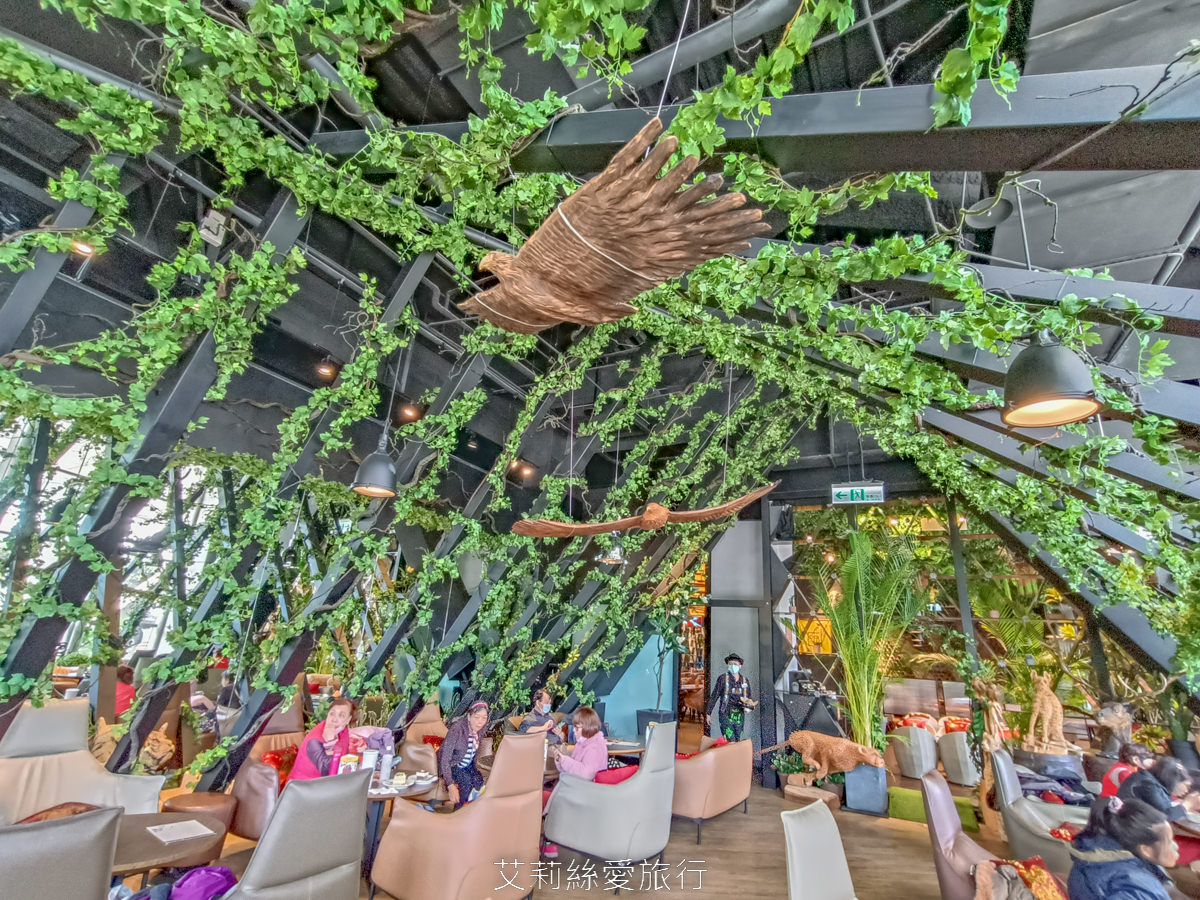 新莊晶冠廣場美食 最美的森林系咖啡館 D’or caf’e 兜咖啡 環狀線美食 機捷新北產業園區站