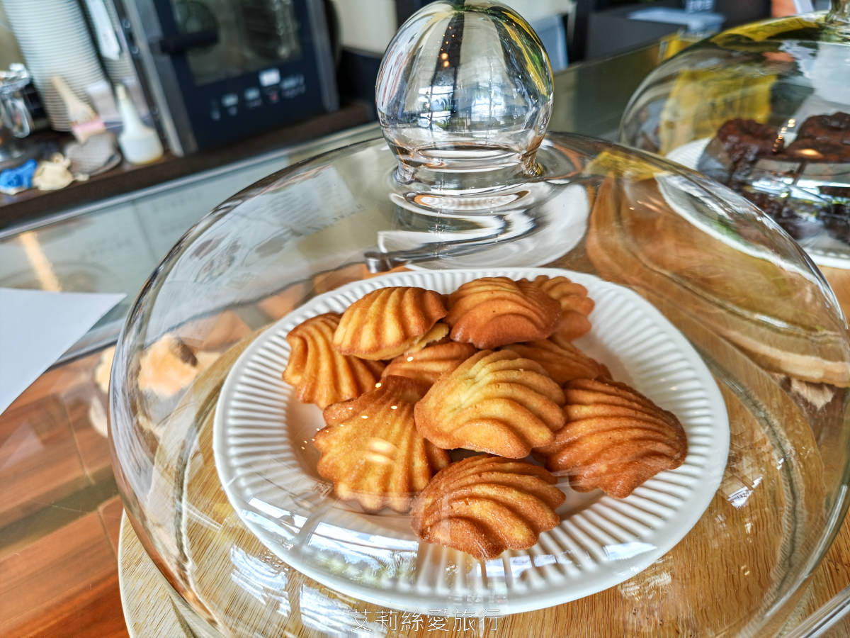 新莊晶冠廣場美食 最美的森林系咖啡館 D’or caf’e 兜咖啡 環狀線美食 機捷新北產業園區站