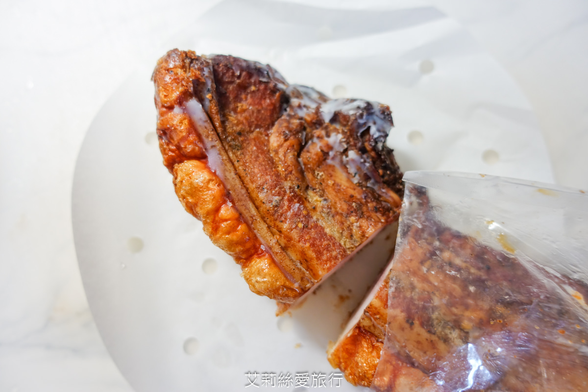 信義區美食 吳興市場內 品臻黃金脆皮燒肉 脆香嫩酥獨門醬汁 金黃酥脆好吃不油不死鹹 吳興商圈內 可宅配到府