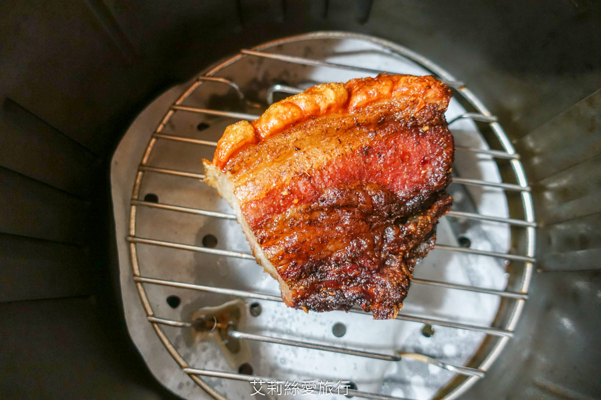 信義區美食 吳興市場內 品臻黃金脆皮燒肉 脆香嫩酥獨門醬汁 金黃酥脆好吃不油不死鹹 吳興商圈內 可宅配到府