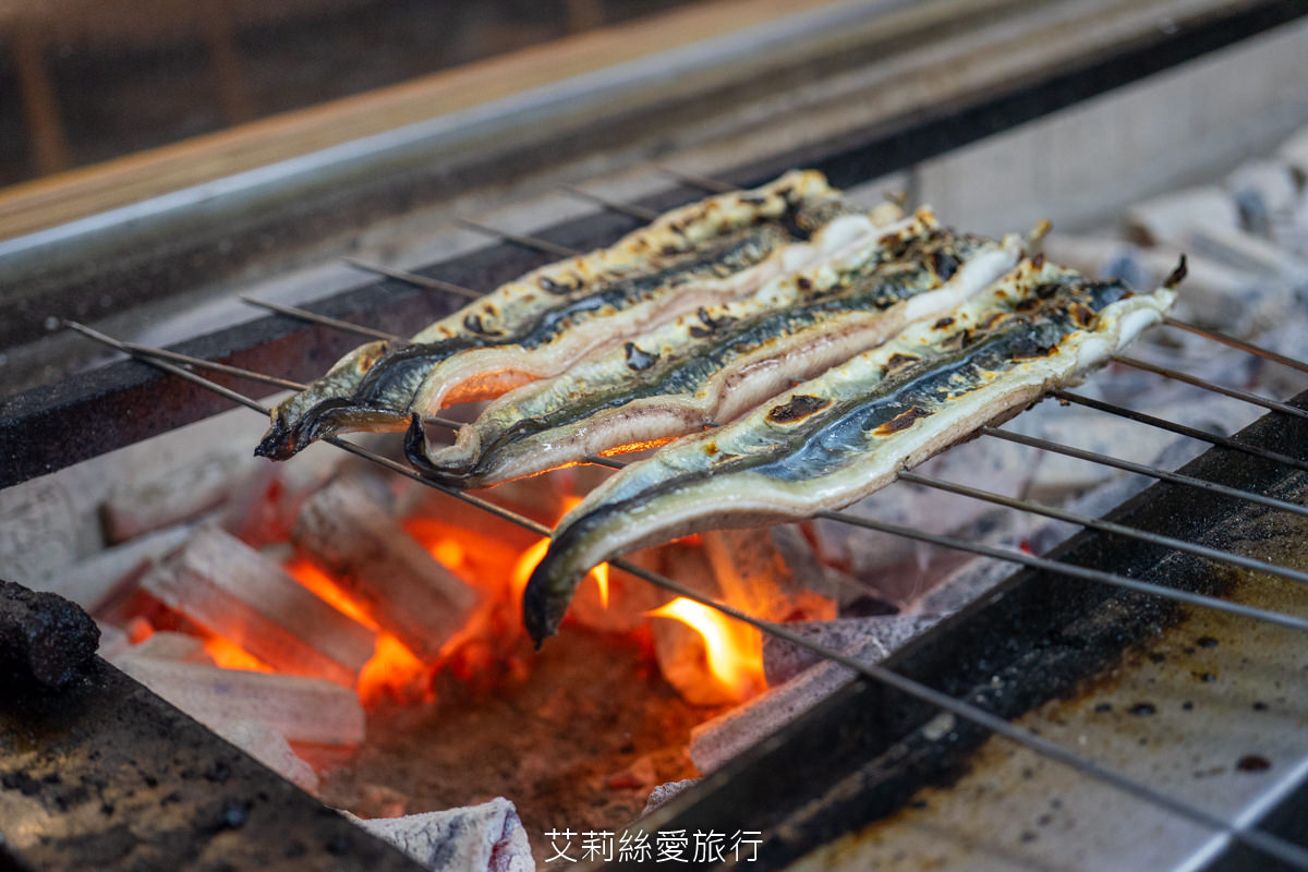 台北中山區美食 四代目菊川 うなぎ四代目菊かわ 來自名古屋超過90年的現烤鰻魚飯 真功夫備長炭烘烤鎖住鮮甜和香氣 捷運松江南京站步行就到