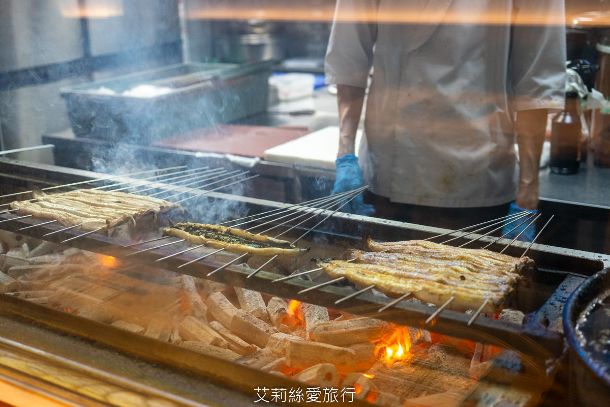 台北中山區美食 四代目菊川 うなぎ四代目菊かわ 來自名古屋超過90年的現烤鰻魚飯 真功夫備長炭烘烤鎖住鮮甜和香氣 捷運松江南京站步行就到