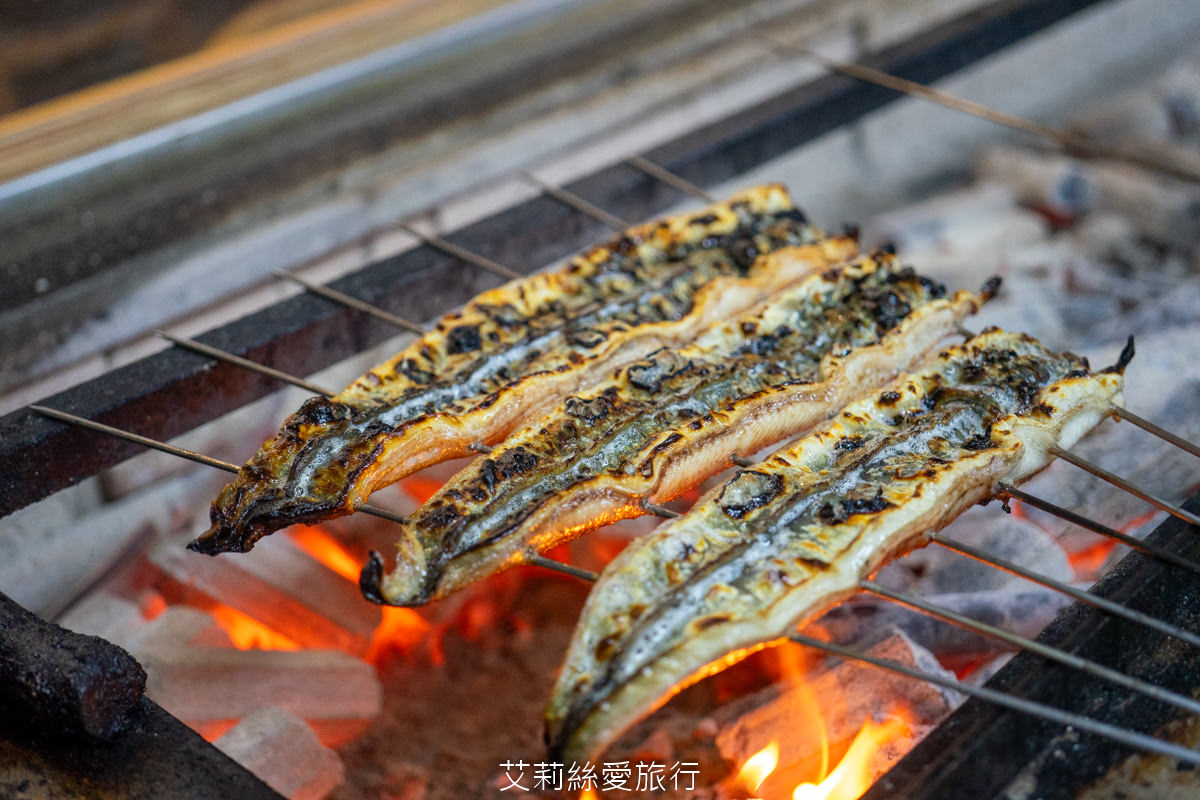 台北中山區美食 四代目菊川 うなぎ四代目菊かわ 來自名古屋超過90年的現烤鰻魚飯 真功夫備長炭烘烤鎖住鮮甜和香氣 捷運松江南京站步行就到