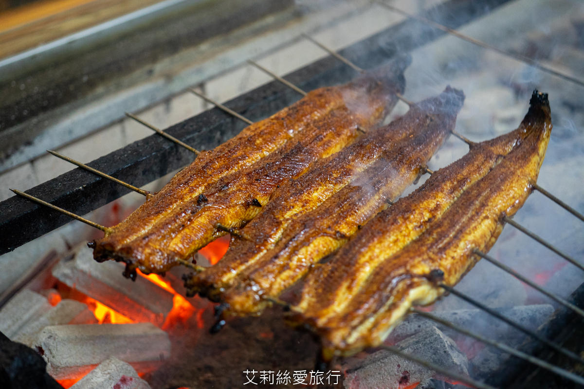 台北中山區美食 四代目菊川 うなぎ四代目菊かわ 來自名古屋超過90年的現烤鰻魚飯 真功夫備長炭烘烤鎖住鮮甜和香氣 捷運松江南京站步行就到