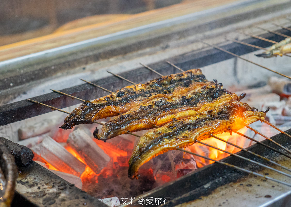 台北中山區美食 四代目菊川 うなぎ四代目菊かわ 來自名古屋超過90年的現烤鰻魚飯 真功夫備長炭烘烤鎖住鮮甜和香氣 捷運松江南京站步行就到