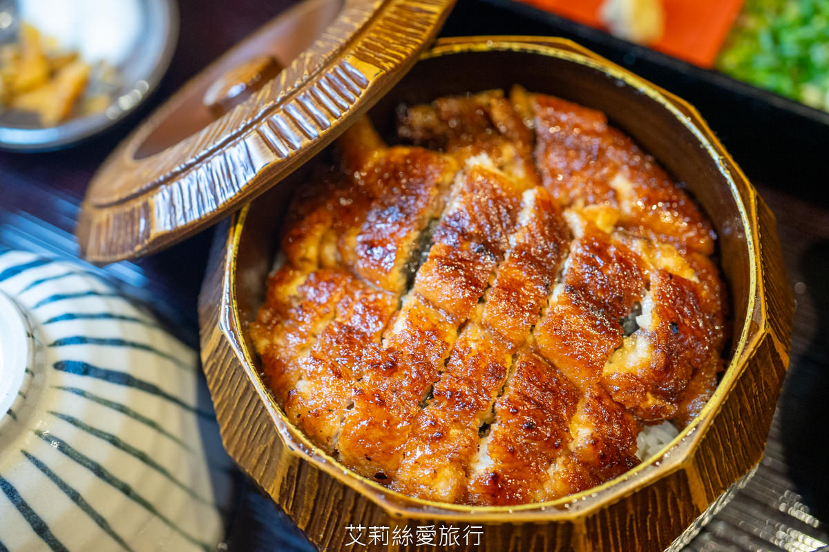 台北中山區美食 四代目菊川 うなぎ四代目菊かわ 來自名古屋超過90年的現烤鰻魚飯 真功夫備長炭烘烤鎖住鮮甜和香氣 捷運松江南京站步行就到