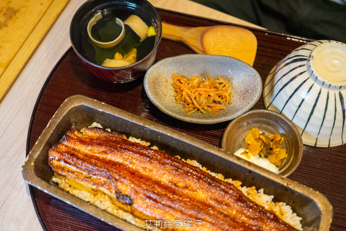 台北中山區美食 四代目菊川 うなぎ四代目菊かわ 來自名古屋超過90年的現烤鰻魚飯 真功夫備長炭烘烤鎖住鮮甜和香氣 捷運松江南京站步行就到