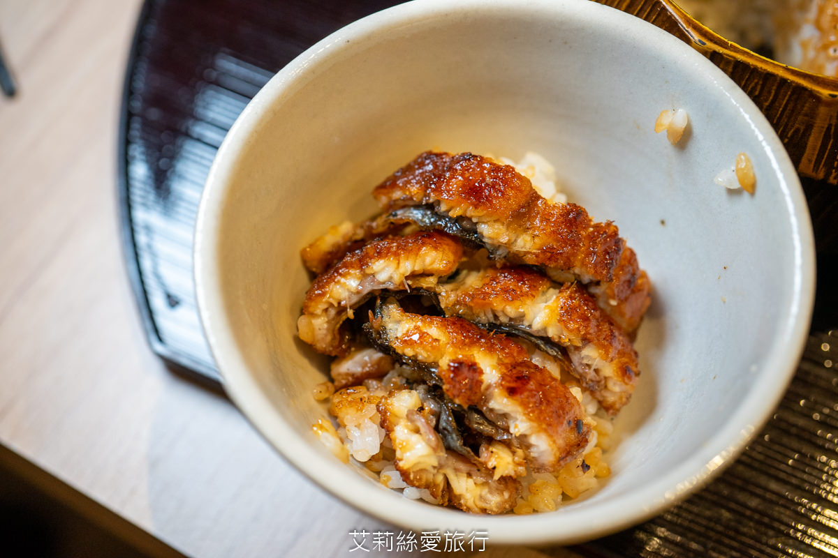 台北中山區美食 四代目菊川 うなぎ四代目菊かわ 來自名古屋超過90年的現烤鰻魚飯 真功夫備長炭烘烤鎖住鮮甜和香氣 捷運松江南京站步行就到