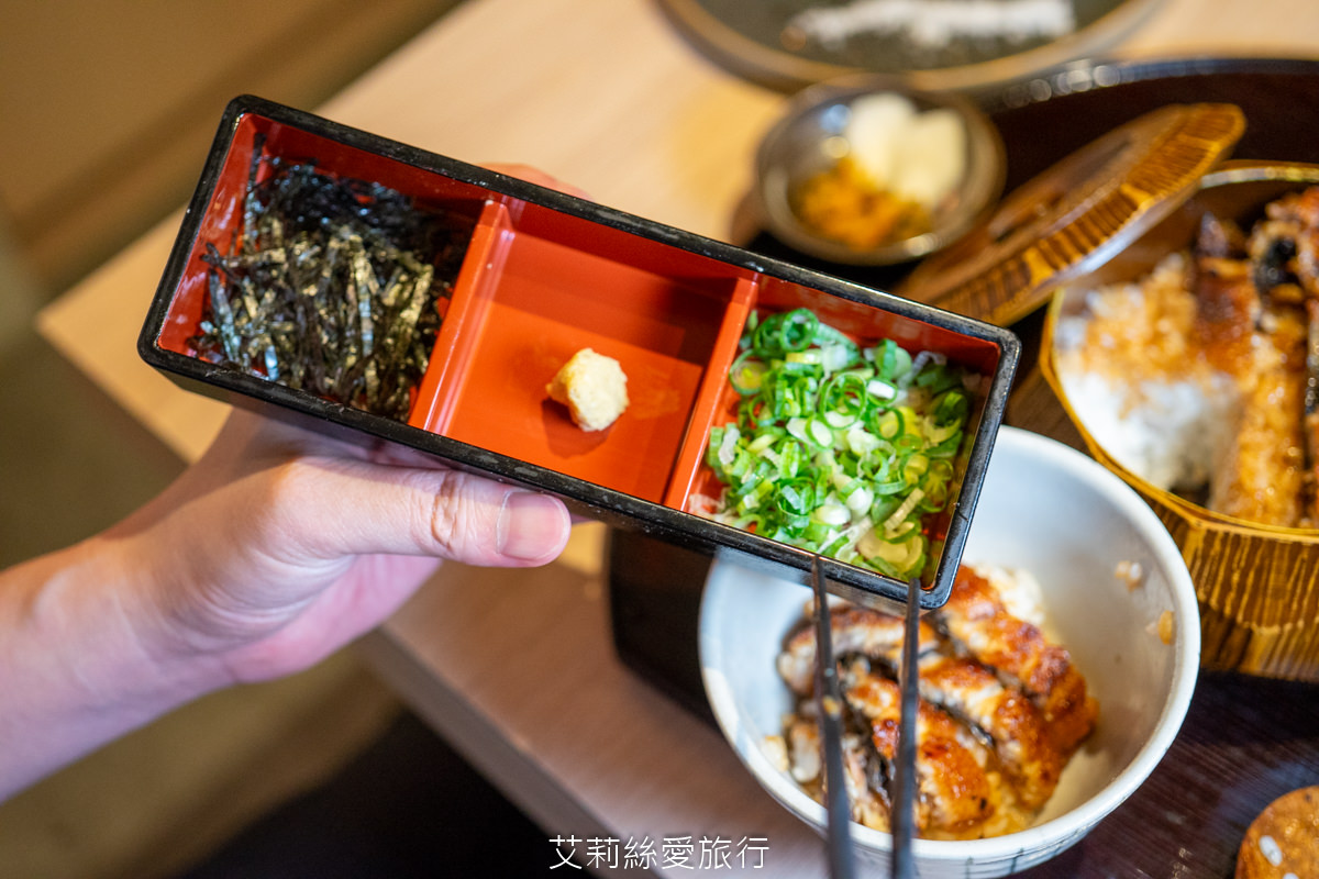 台北中山區美食 四代目菊川 うなぎ四代目菊かわ 來自名古屋超過90年的現烤鰻魚飯 真功夫備長炭烘烤鎖住鮮甜和香氣 捷運松江南京站步行就到