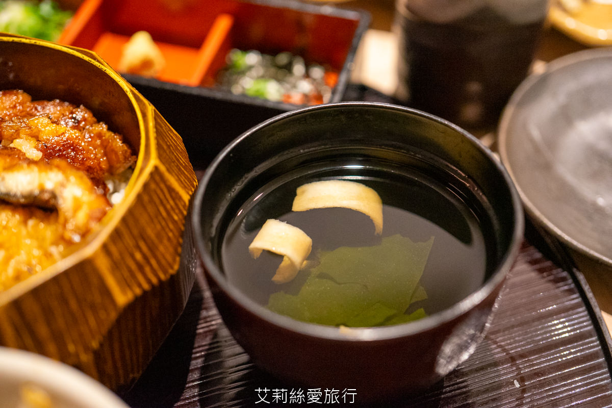 台北中山區美食 四代目菊川 うなぎ四代目菊かわ 來自名古屋超過90年的現烤鰻魚飯 真功夫備長炭烘烤鎖住鮮甜和香氣 捷運松江南京站步行就到
