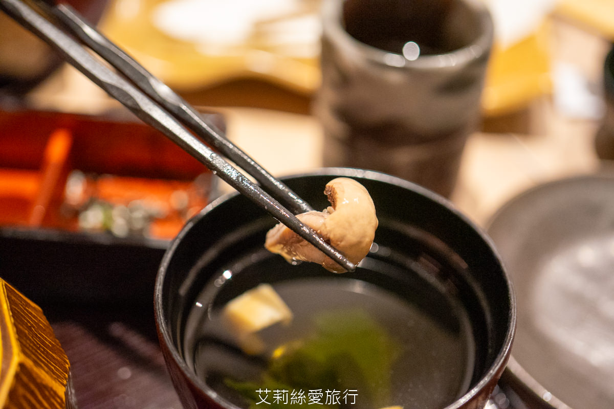 台北中山區美食 四代目菊川 うなぎ四代目菊かわ 來自名古屋超過90年的現烤鰻魚飯 真功夫備長炭烘烤鎖住鮮甜和香氣 捷運松江南京站步行就到