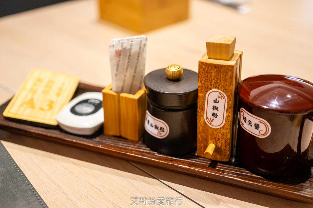 台北中山區美食 四代目菊川 うなぎ四代目菊かわ 來自名古屋超過90年的現烤鰻魚飯 真功夫備長炭烘烤鎖住鮮甜和香氣 捷運松江南京站步行就到