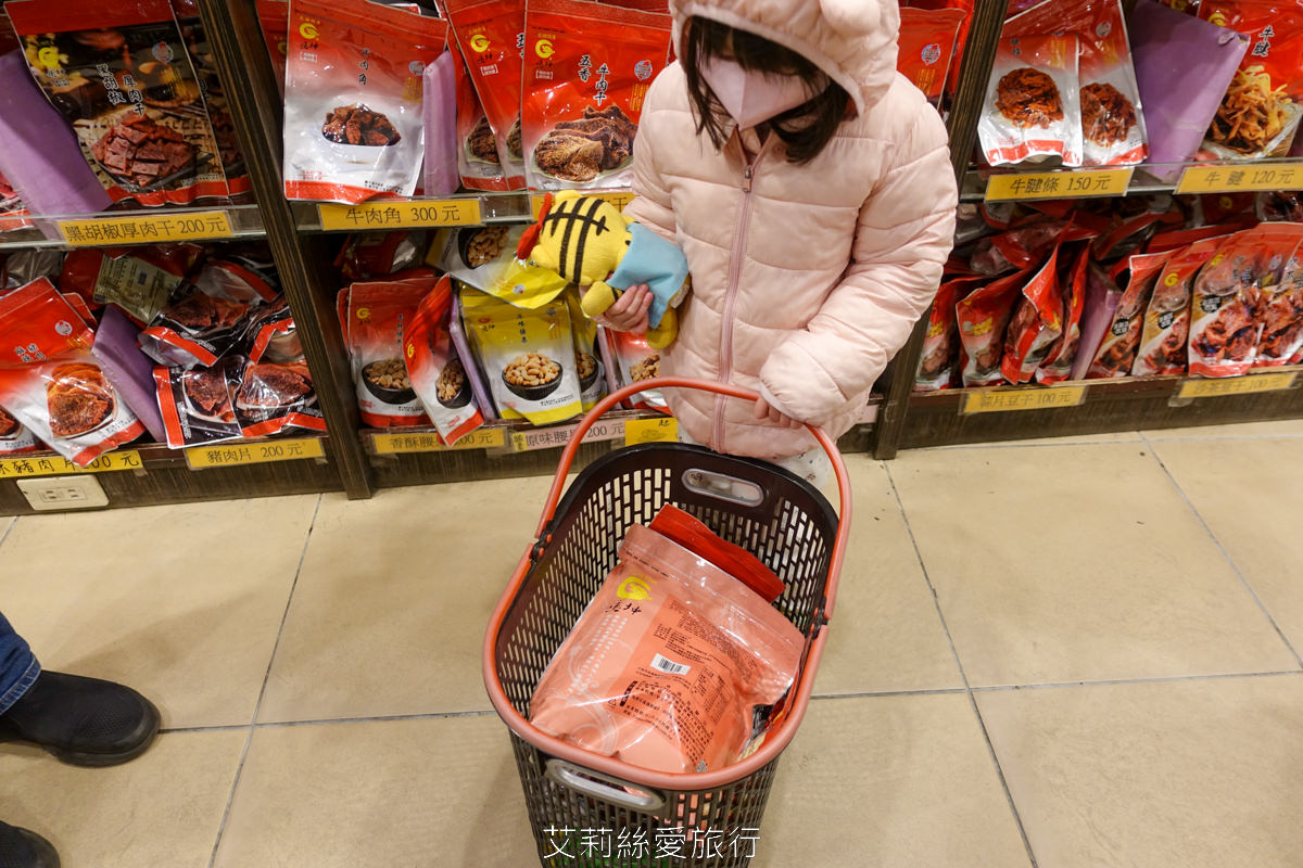 苗栗名產苑裡必買 垂坤食品 在地40年老店！50元起肉鬆肉乾各式餅乾 辦公室團購 好吃必買推薦 苗栗伴手禮