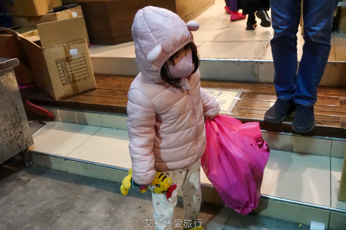 苗栗名產苑裡必買 垂坤食品 在地40年老店！50元起肉鬆肉乾各式餅乾 辦公室團購 好吃必買推薦 苗栗伴手禮