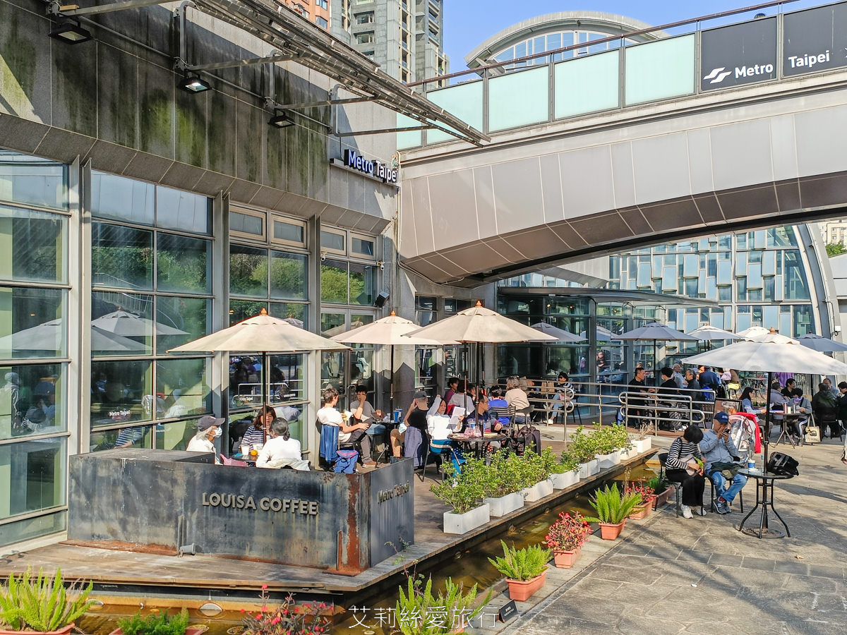 台北大安區美食 北捷路易莎大安森林門市 40元就能享受異國風露天咖啡廳 捷運大安森林站 - 第5張圖 台北大安區美食 北捷路易莎大安森林門市 40元就能享受異國風露天咖啡廳 捷運大安森林站