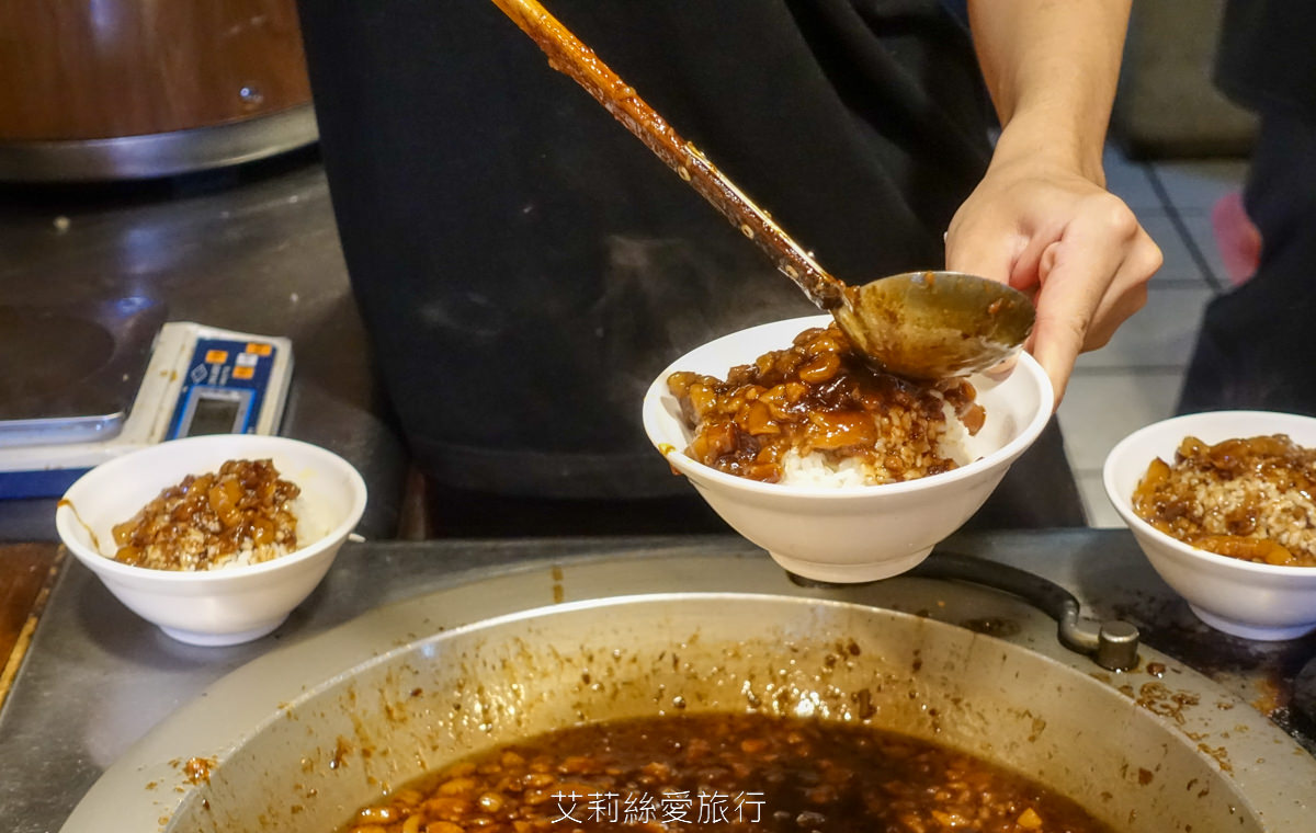 台北大同區美食 大稻埕魯肉飯 傳承60年巷子內經典美味 台北超人氣排隊魯肉飯 國宴指定國民小吃 - 第7張圖 台北大同區美食 大稻埕魯肉飯 傳承60年巷子內經典美味 台北超人氣排隊魯肉飯 國宴指定國民小吃