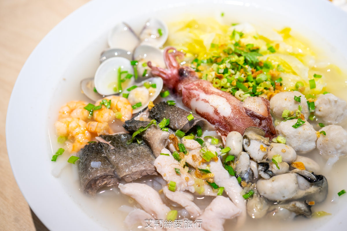 桃園美食推薦！小料理海米粉莊敬店 滿滿海鮮好料鮮甜米粉湯 半熟蛋黃淋在滿滿膠質滷肉飯 實在太滿足！