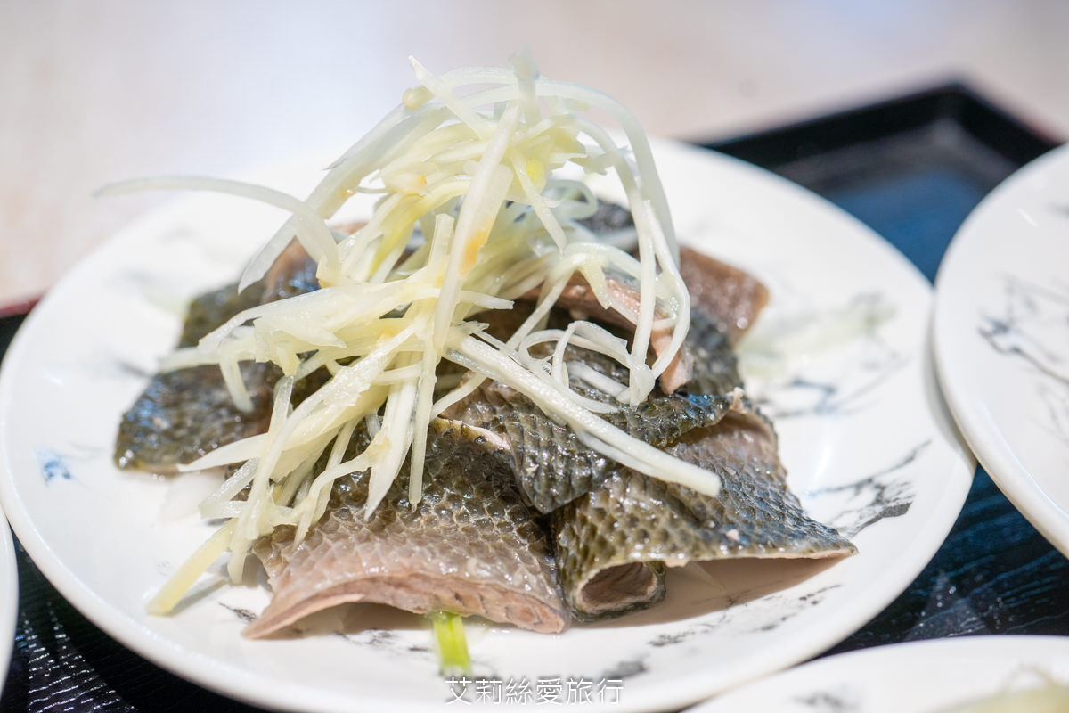 桃園美食推薦！小料理海米粉莊敬店 滿滿海鮮好料鮮甜米粉湯 半熟蛋黃淋在滿滿膠質滷肉飯 實在太滿足！