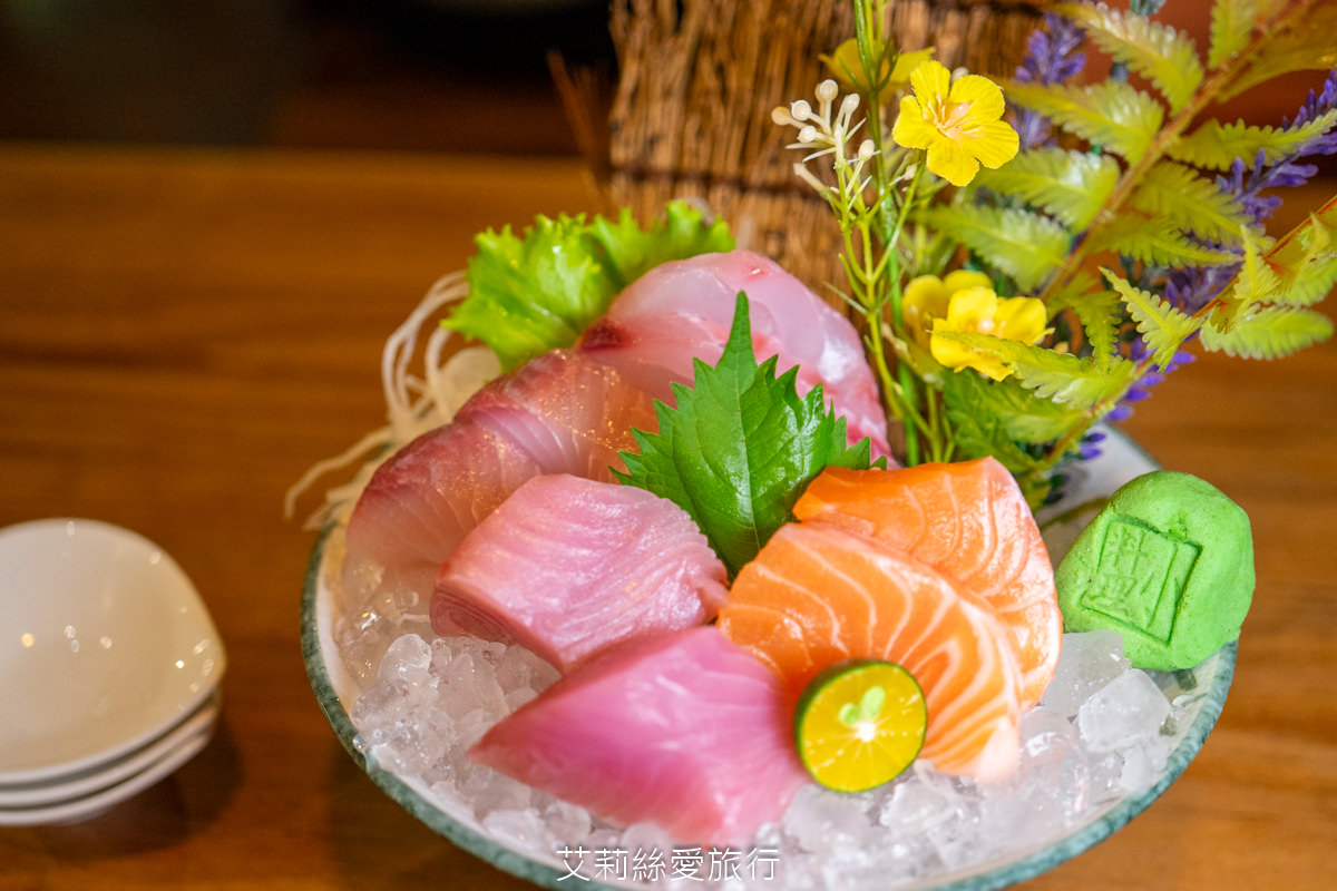 桃園排隊美食推薦！小料理食事処 嚴選食材基隆崁仔頂魚市新鮮直送 生魚片刺身 握壽司 炭火烤物 火鍋 熱炒 通通有！桃園車站美食