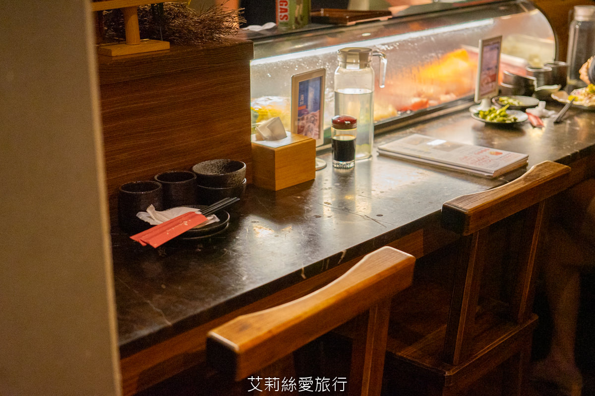 桃園排隊美食推薦！小料理食事処 嚴選食材基隆崁仔頂魚市新鮮直送 生魚片刺身 握壽司 炭火烤物 火鍋 熱炒 通通有！桃園車站美食