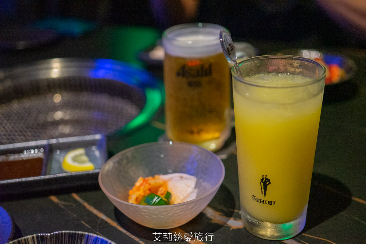 浪漫氛圍水族館式約會餐廳 7彩水母缸 山上走走 日式無菜單燒肉專門店 新竹市護城河親水公園週邊美食