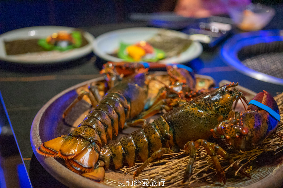浪漫氛圍水族館式約會餐廳 7彩水母缸 山上走走 日式無菜單燒肉專門店 新竹市護城河親水公園週邊美食