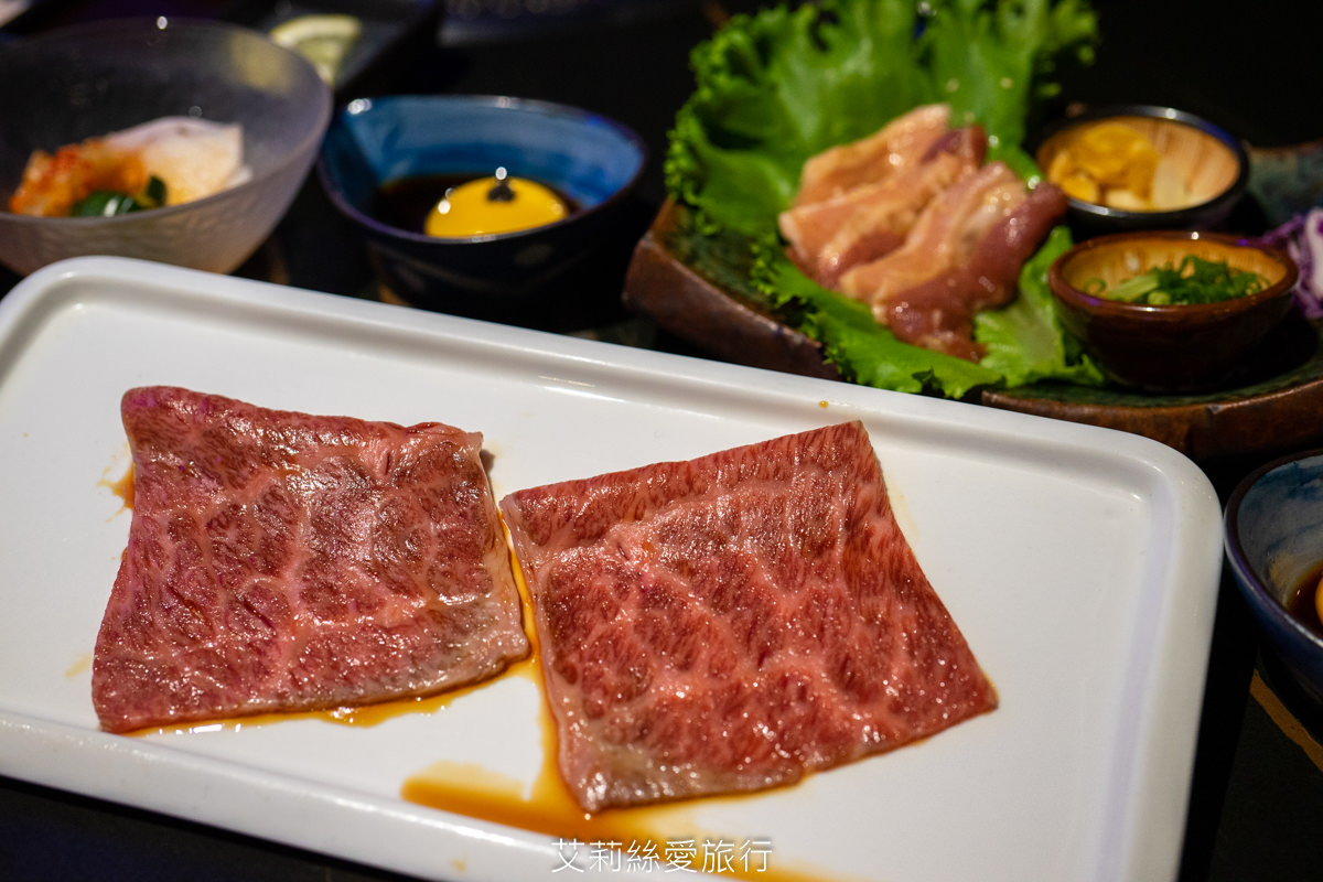 浪漫氛圍水族館式約會餐廳 7彩水母缸 山上走走 日式無菜單燒肉專門店 新竹市護城河親水公園週邊美食