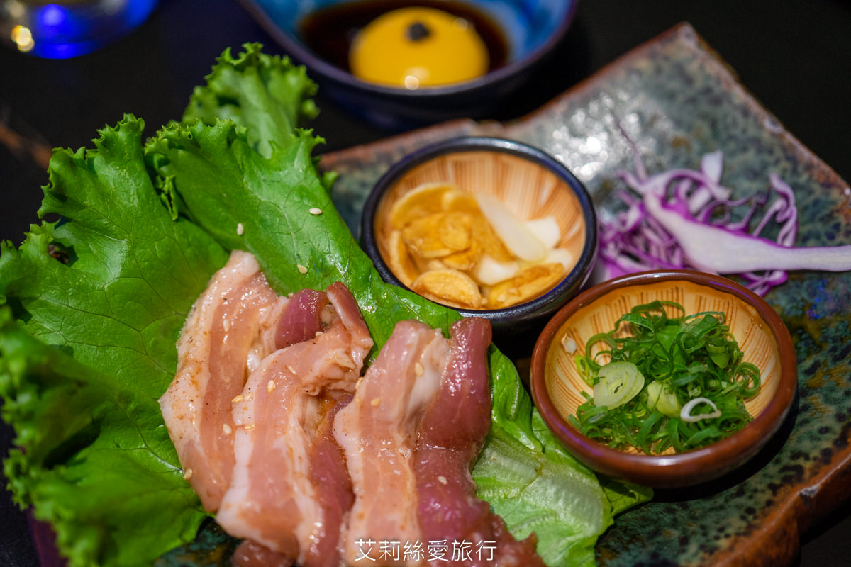 浪漫氛圍水族館式約會餐廳 7彩水母缸 山上走走 日式無菜單燒肉專門店 新竹市護城河親水公園週邊美食