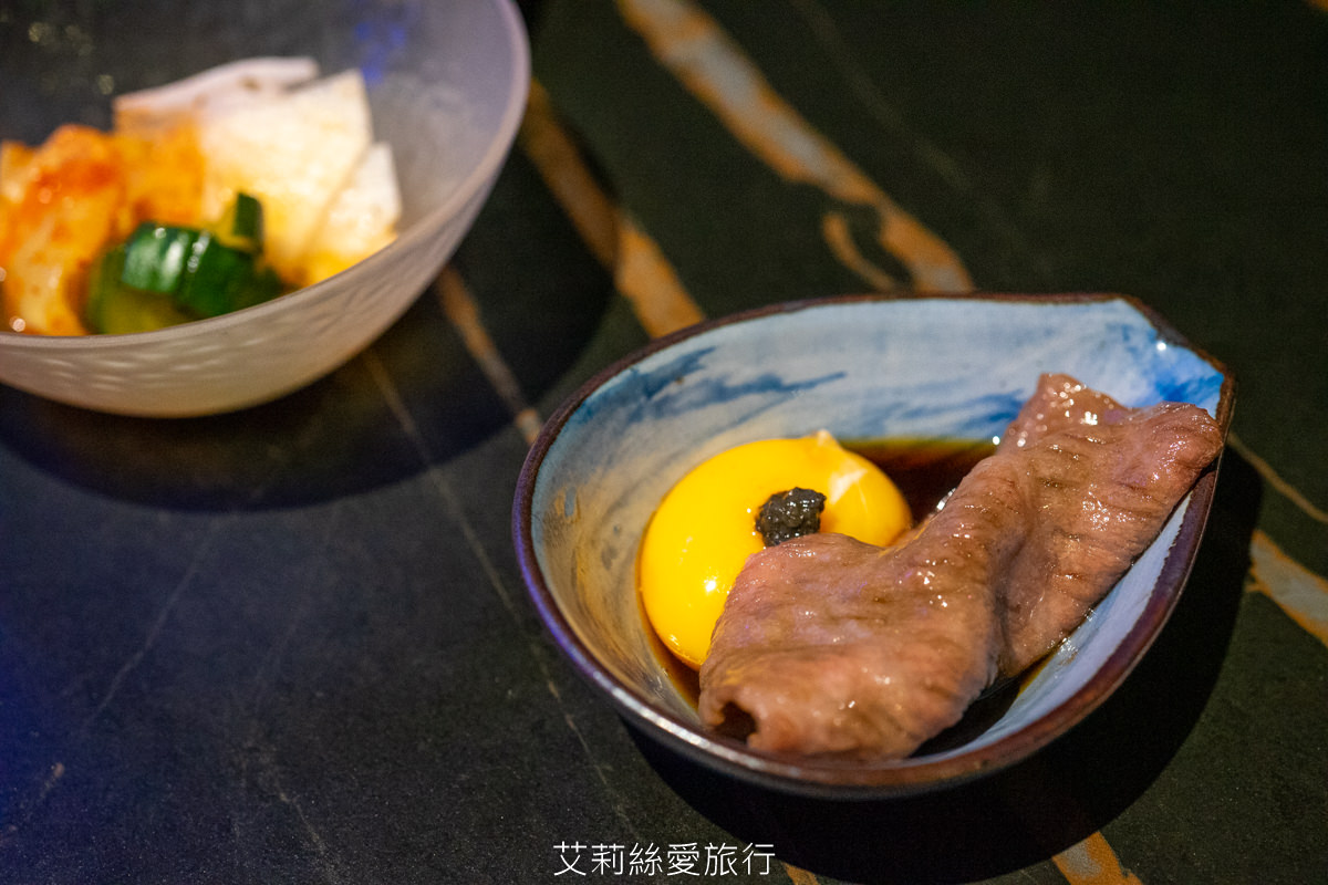 浪漫氛圍水族館式約會餐廳 7彩水母缸 山上走走 日式無菜單燒肉專門店 新竹市護城河親水公園週邊美食