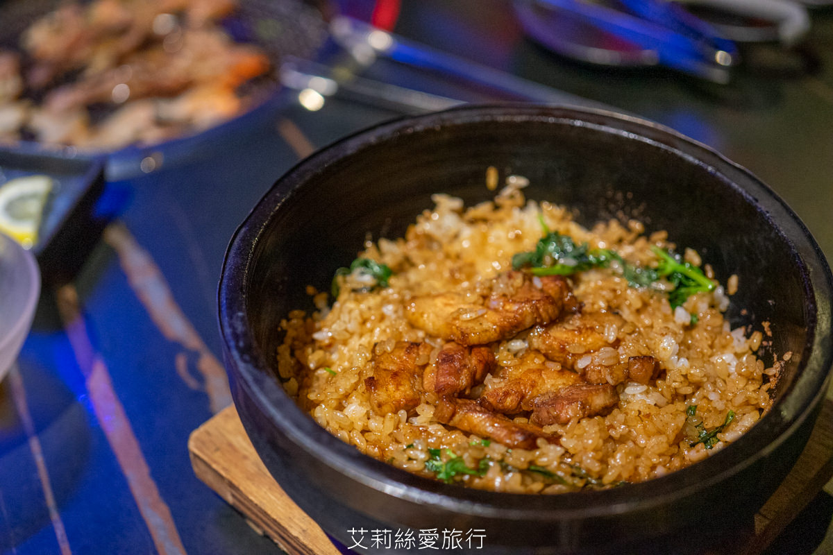 浪漫氛圍水族館式約會餐廳 7彩水母缸 山上走走 日式無菜單燒肉專門店 新竹市護城河親水公園週邊美食