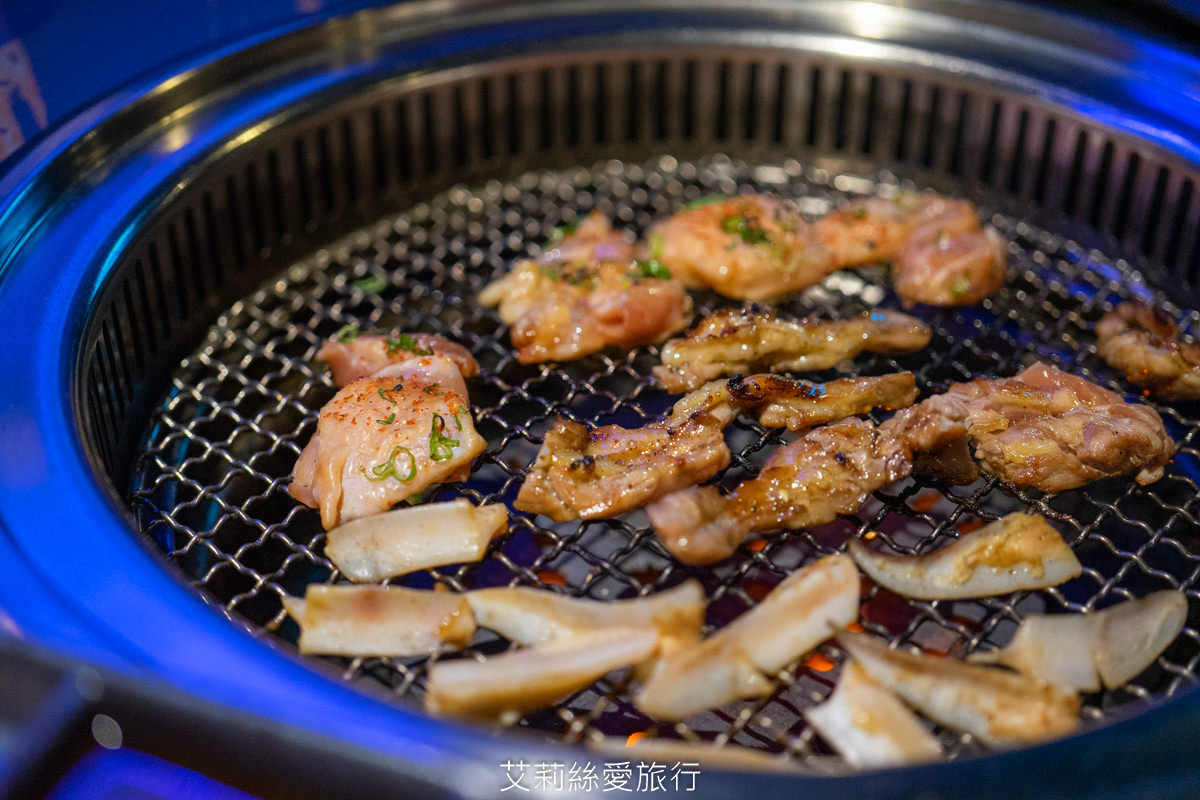 浪漫氛圍水族館式約會餐廳 7彩水母缸 山上走走 日式無菜單燒肉專門店 新竹市護城河親水公園週邊美食