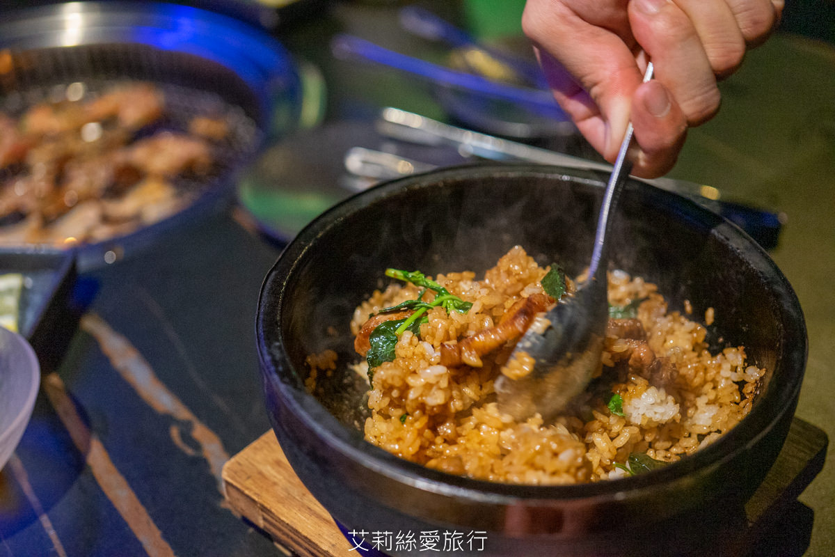 浪漫氛圍水族館式約會餐廳 7彩水母缸 山上走走 日式無菜單燒肉專門店 新竹市護城河親水公園週邊美食