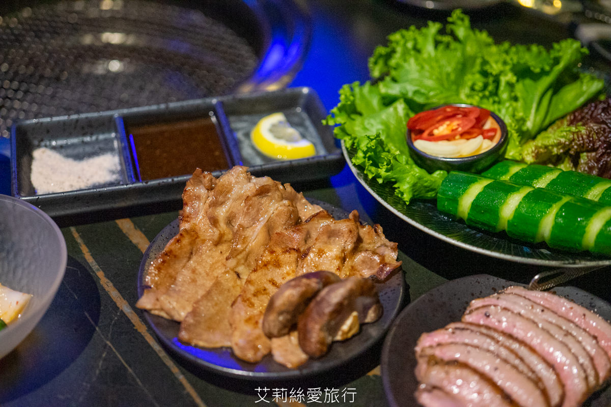 浪漫氛圍水族館式約會餐廳 7彩水母缸 山上走走 日式無菜單燒肉專門店 新竹市護城河親水公園週邊美食