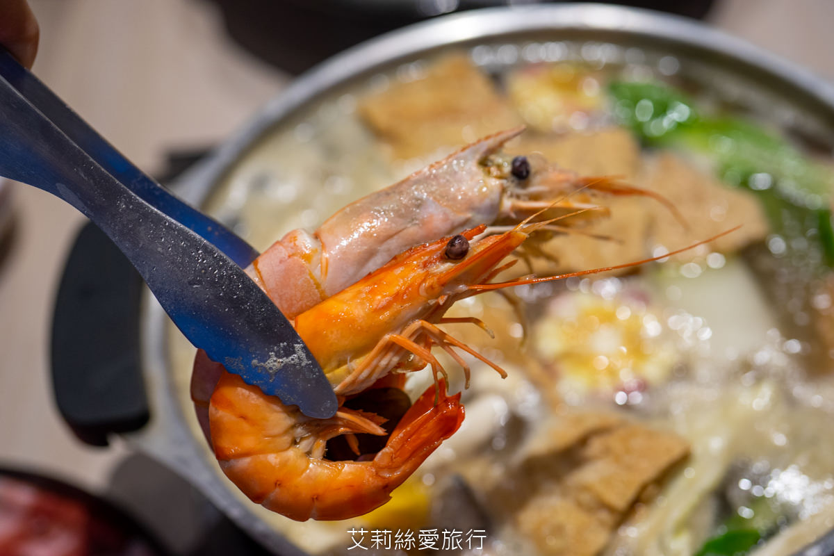 宜蘭頭城美食 島主龍蝦海鮮火鍋 在地人開的最高CP值鍋物 嚴選食材 真材實料湯底使用蔬菜熬煮 - 第26張圖 宜蘭頭城美食 島主龍蝦海鮮火鍋 在地人開的最高CP值鍋物 嚴選食材 真材實料湯底使用蔬菜熬煮