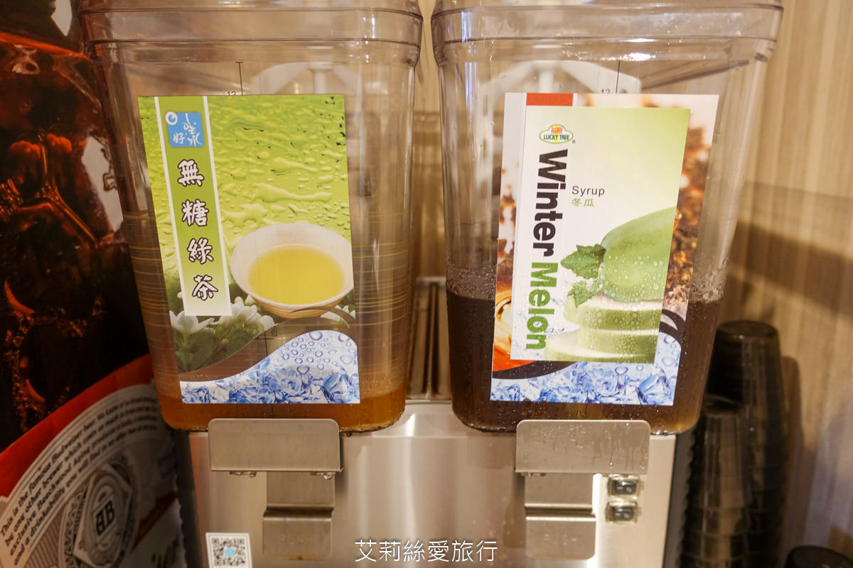 宜蘭頭城美食 島主龍蝦海鮮火鍋 在地人開的最高CP值鍋物 嚴選食材 真材實料湯底使用蔬菜熬煮 - 第16張圖 宜蘭頭城美食 島主龍蝦海鮮火鍋 在地人開的最高CP值鍋物 嚴選食材 真材實料湯底使用蔬菜熬煮