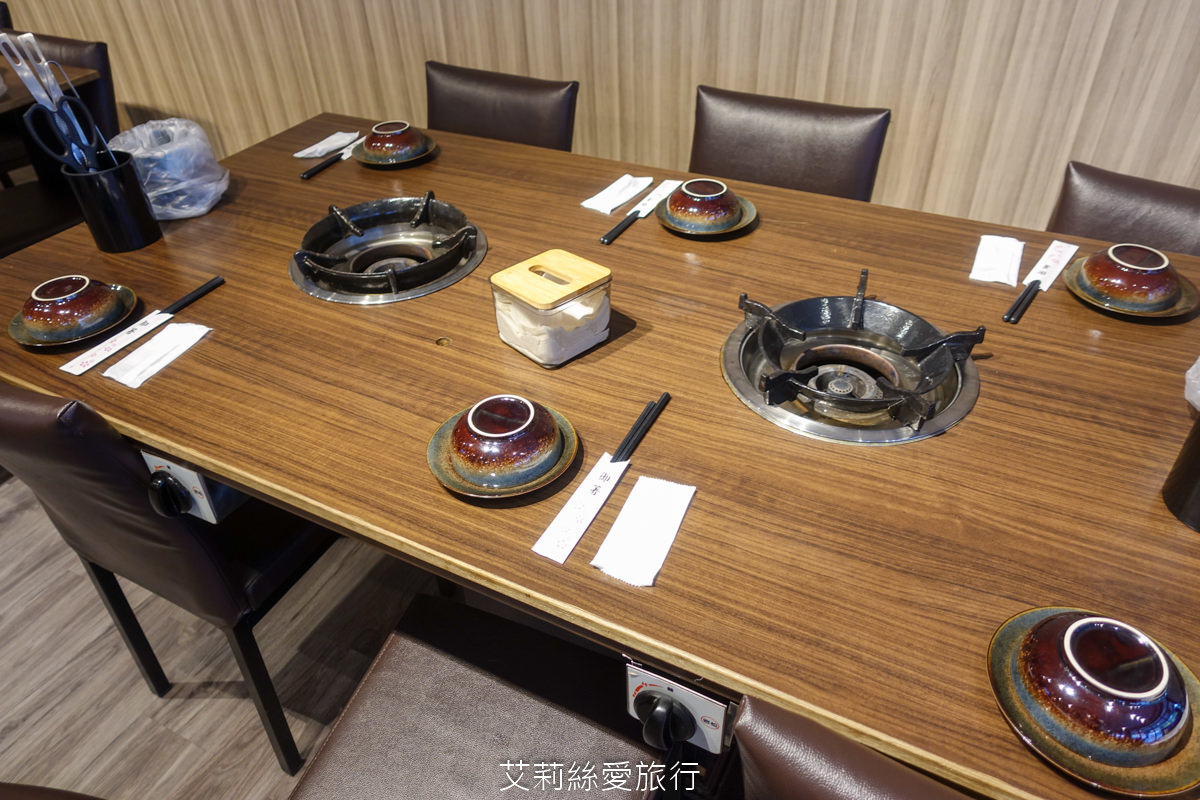 宜蘭頭城美食 島主龍蝦海鮮火鍋 在地人開的最高CP值鍋物 嚴選食材 真材實料湯底使用蔬菜熬煮 - 第8張圖 宜蘭頭城美食 島主龍蝦海鮮火鍋 在地人開的最高CP值鍋物 嚴選食材 真材實料湯底使用蔬菜熬煮