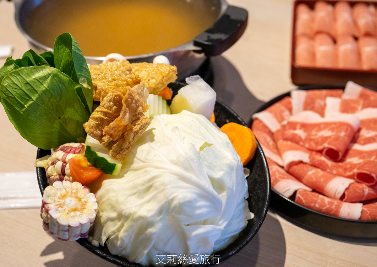 宜蘭頭城美食 島主龍蝦海鮮火鍋 在地人開的最高CP值鍋物 嚴選食材 真材實料湯底使用蔬菜熬煮 - 第34張圖 宜蘭頭城美食 島主龍蝦海鮮火鍋 在地人開的最高CP值鍋物 嚴選食材 真材實料湯底使用蔬菜熬煮