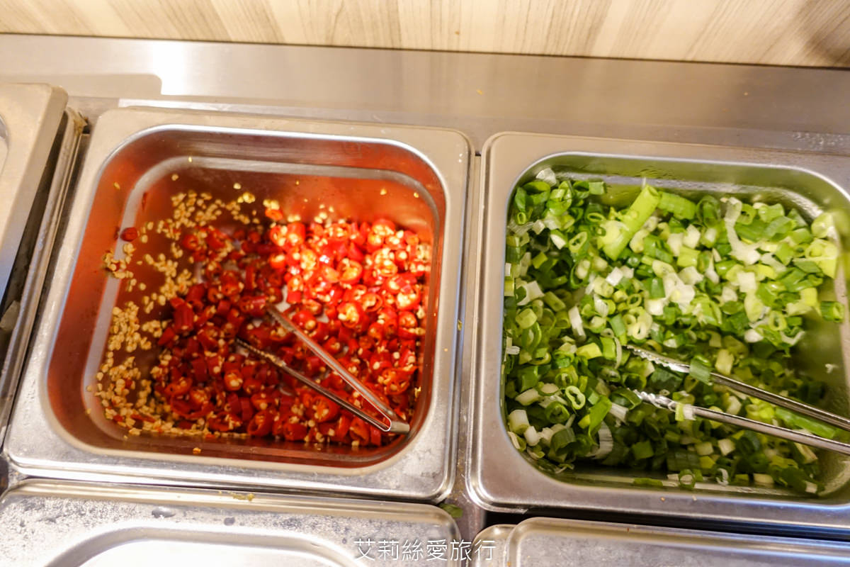 宜蘭頭城美食 島主龍蝦海鮮火鍋 在地人開的最高CP值鍋物 嚴選食材 真材實料湯底使用蔬菜熬煮 - 第14張圖 宜蘭頭城美食 島主龍蝦海鮮火鍋 在地人開的最高CP值鍋物 嚴選食材 真材實料湯底使用蔬菜熬煮