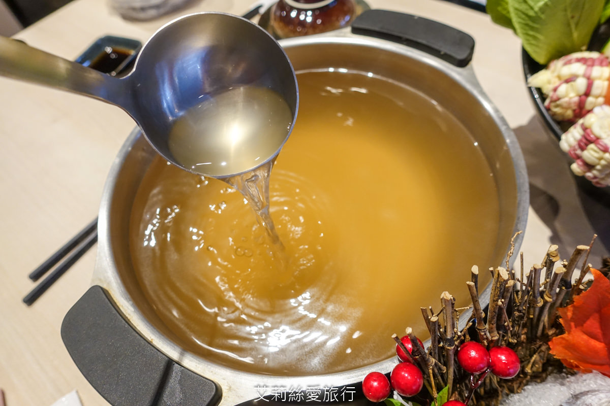 宜蘭頭城美食 島主龍蝦海鮮火鍋 在地人開的最高CP值鍋物 嚴選食材 真材實料湯底使用蔬菜熬煮 - 第18張圖 宜蘭頭城美食 島主龍蝦海鮮火鍋 在地人開的最高CP值鍋物 嚴選食材 真材實料湯底使用蔬菜熬煮