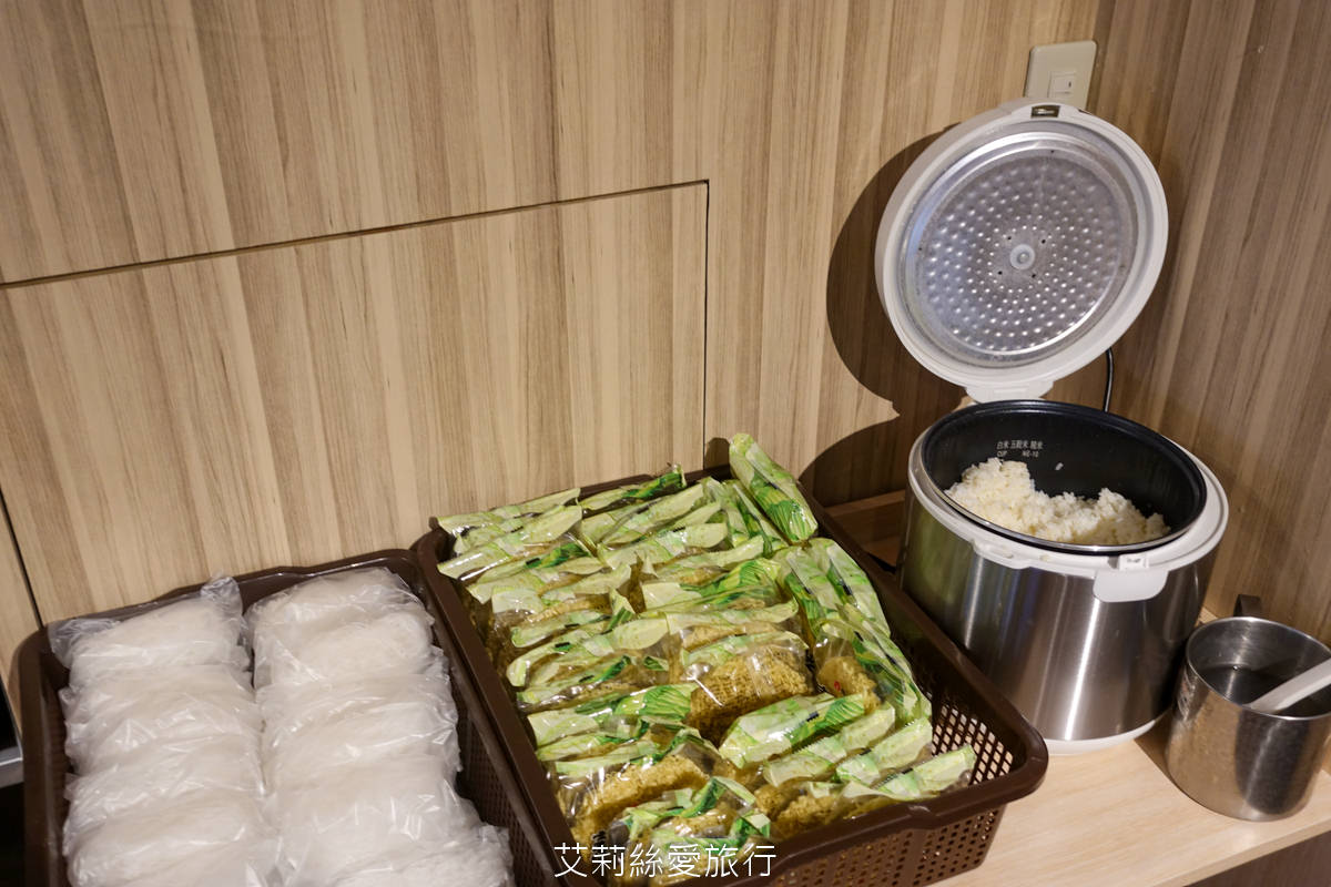 宜蘭頭城美食 島主龍蝦海鮮火鍋 在地人開的最高CP值鍋物 嚴選食材 真材實料湯底使用蔬菜熬煮 - 第11張圖 宜蘭頭城美食 島主龍蝦海鮮火鍋 在地人開的最高CP值鍋物 嚴選食材 真材實料湯底使用蔬菜熬煮