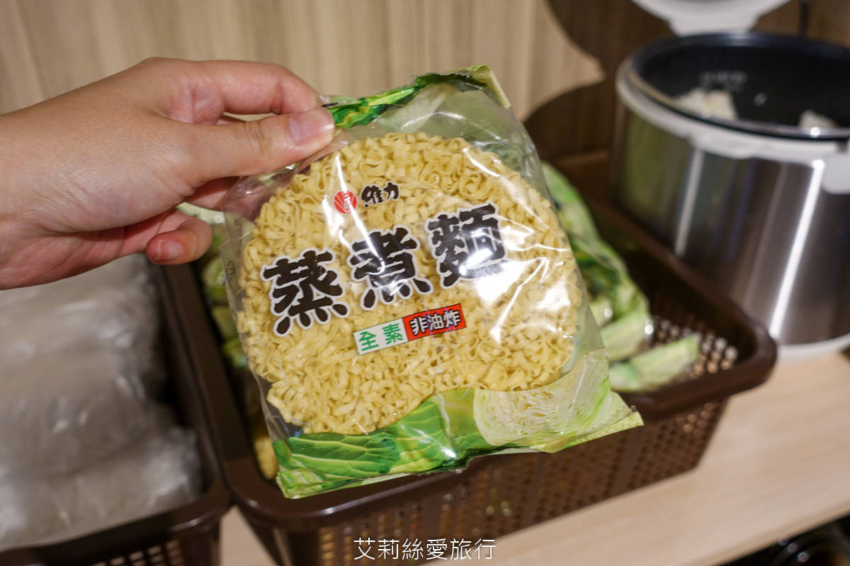 宜蘭頭城美食 島主龍蝦海鮮火鍋 在地人開的最高CP值鍋物 嚴選食材 真材實料湯底使用蔬菜熬煮 - 第12張圖 宜蘭頭城美食 島主龍蝦海鮮火鍋 在地人開的最高CP值鍋物 嚴選食材 真材實料湯底使用蔬菜熬煮