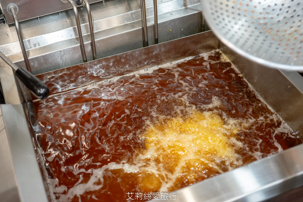 桃園美食》巷口炸雞 超推塔香口味九層塔香氣足 不油不膩好涮嘴